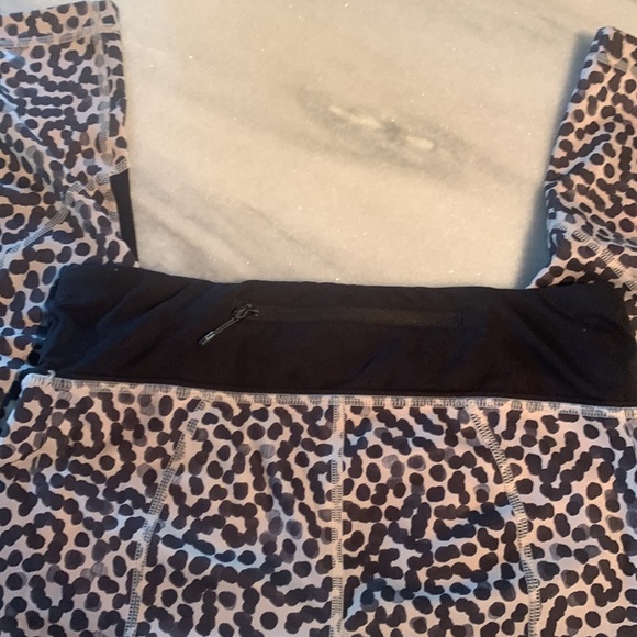 Lululemon animal print capris - Picture 3 of 5